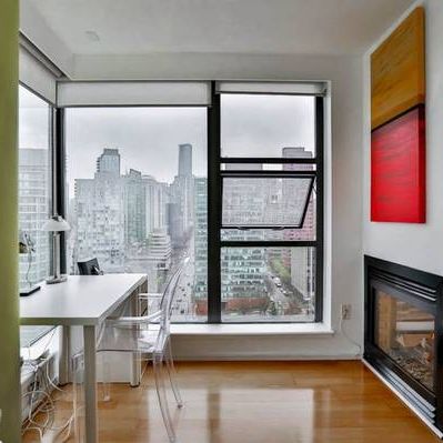 Coal Harbour - Water View 2 Bedroom Apartment - Photo 1