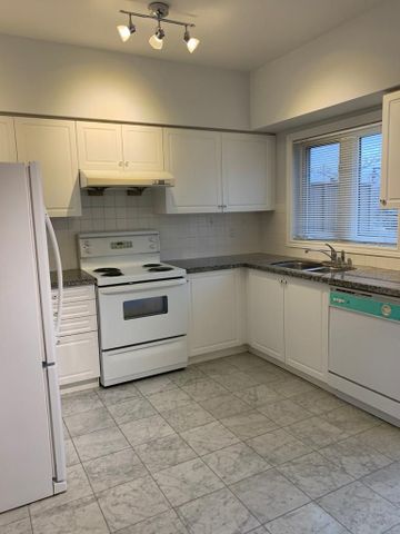For Lease - 9133 Bayview Avenue Unit# TH76, Richmond Hill, Ontario - Photo 4