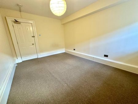 3 bedroom flat to rent - Photo 5