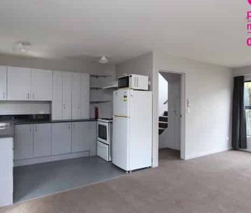 Spacious 5-Bedroom Home Close to Uni & City - Photo 2