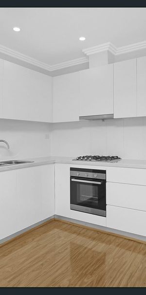 One-Bedroom Apartment in Ideal Location - Photo 1