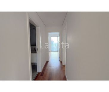 2 room luxury Apartment for rent in Lisbon - Photo 1