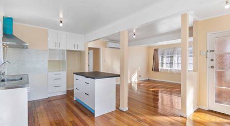 Spacious and Sunny Home in a Superb Location - Photo 2