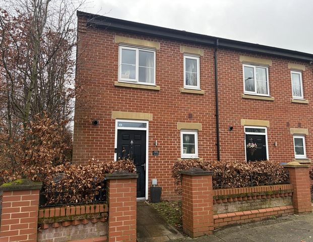 2 bedroom end of terrace house to rent - Photo 1