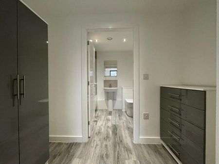 2 bedroom flat to rent - Photo 5