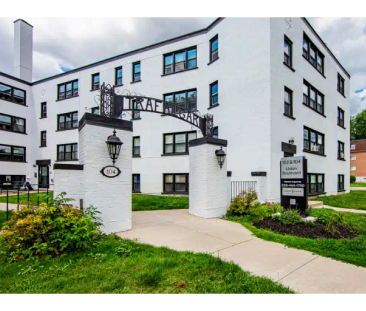 102 & 104 Union Boulevard | 104 Union Blvd, Kitchener - Photo 1
