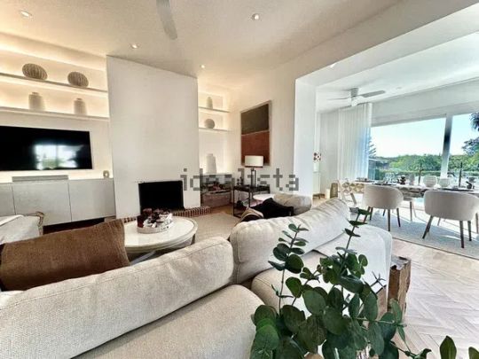 Alquiler de casa o chalet independiente en Puerto de Sotogrande-La Marina - Photo 1