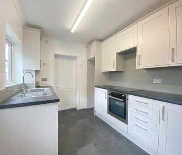 3 bedroom semi-detached house to rent - Photo 6