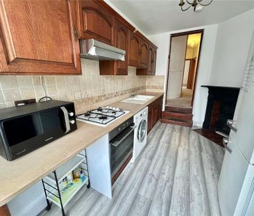 2 bedroom apartment to rent - Photo 2