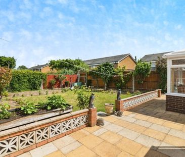 Green Fleet Drive, Oulton, LOWESTOFT - Photo 4