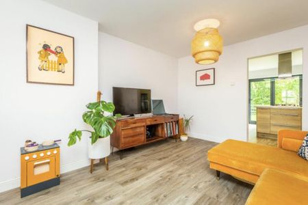 3 bedroom semi-detached house to rent - Photo 5