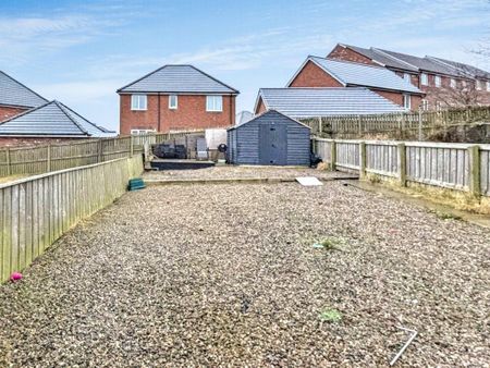 3 bedroom semi-detached house to rent - Photo 3