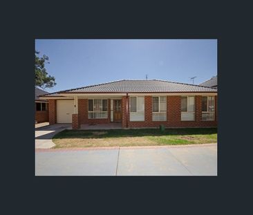 Space & Privacy Close To The Centre of Town! - Photo 6