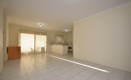 Spacious Aircon Room with New Furniture and Appliances. - Photo 2