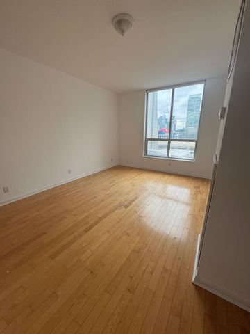 For Lease - 230 Queens Quay Unit# 2609, Toronto, Ontario - Photo 3