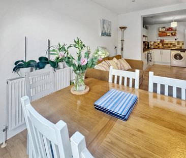 A charming and well-presented two-bedroom Victorian terraced house,... - Photo 5