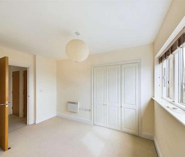 Thomas More, Ickenham Road, Ruislip, Middlesex, HA4 - Photo 2
