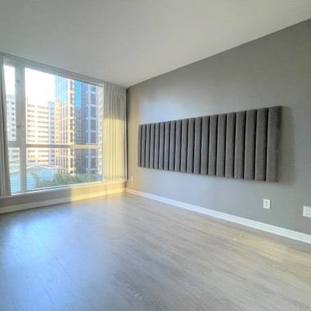 1 Bedroom 666ft2 Spacious and Bright, Unfurnished Unit - Photo 3