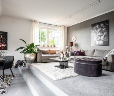 Bald renovierte Wohnung mit Balkon, Einbauküche und traumhaftem Bli... - Photo 3