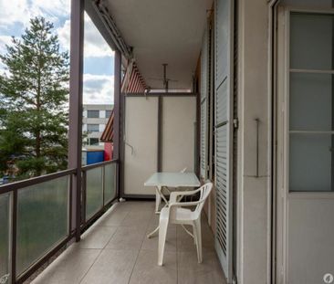 Helle 3.5-Zimmer-Wohnung mit hohen Räumen und gedecktem Balkon - Photo 5