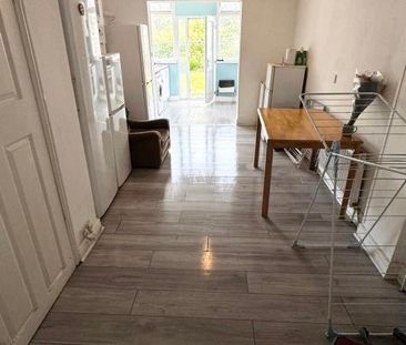 Room in a Shared House, Denzil Road, NW10 - Photo 5
