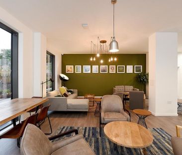 1 bedroom in a flat share to rent - Photo 2