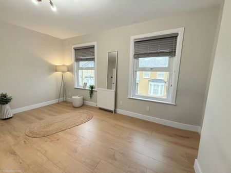 2 Bed Flat, Ulverscroft Road, SE22 - Photo 5