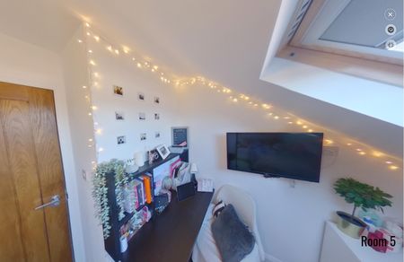 5 Bedroom Ensuite House To Rent - Photo 2