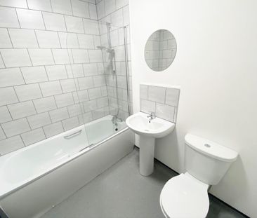 151 Chorley Old Road, Bolton - Photo 3
