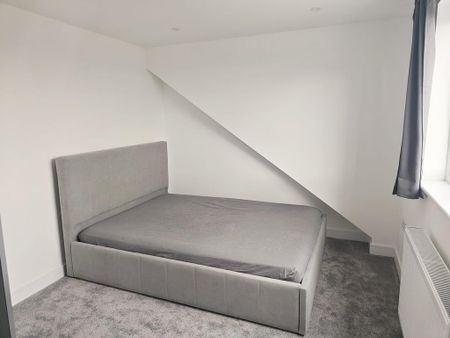 1 bedroom in a house share to rent - Photo 4