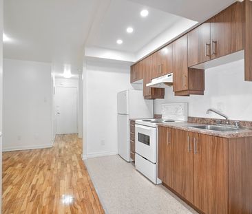2425 Av. Madison Montréal (Côte-des-Neiges, QC H4B - Photo 4