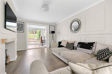 3 bedroom semi-detached house to rent - Photo 3