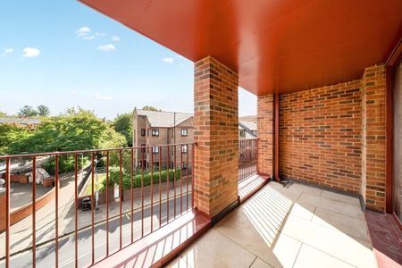 2 bedroom flat to rent - Photo 2