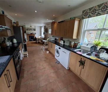 3 bedroom semi-detached house to rent - Photo 6