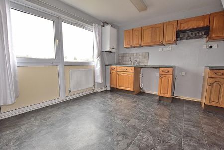 3 bedroom semi-detached house to rent - Photo 5