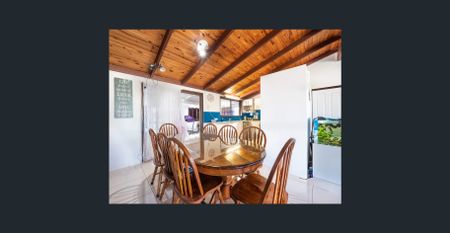 Spacious Family Home in a Quiet, Convenient Location - Photo 4