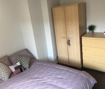 6 bedroom house to rent Fermor Crescent, Luton, Bedfordshire, LU2 - Photo 5