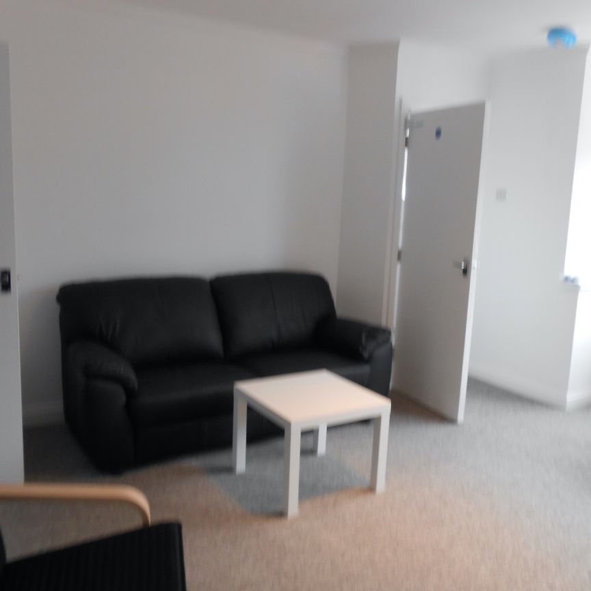 5 Bed End Terrace, Mortimer Road, BS34 - Photo 1