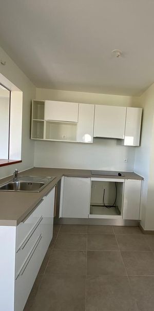 Location Appartement 3 pièces 58m² FORT DE FRANCE 97200 - Photo 1