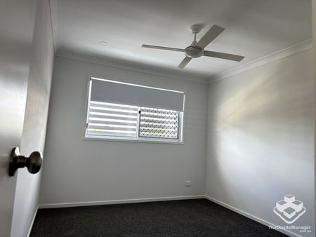BRAND NEW ULTA MODERN LUXURY 3 BEDROOM TOWNHOUSE WITH DUCTED AIR-CON - First 2 Week Rent Free - Photo 5