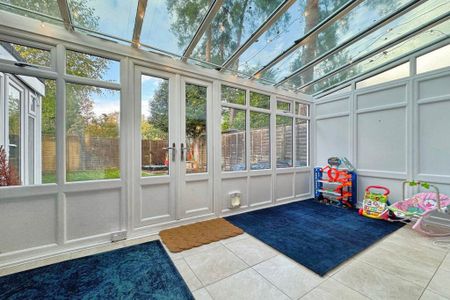 4 bedroom semi-detached house to rent - Photo 4