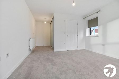 3 bedroom detached house to rent - Photo 3