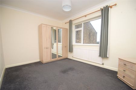 2 bed apartment to rent in Fulford Road, Scarborough, YO11 - Photo 3
