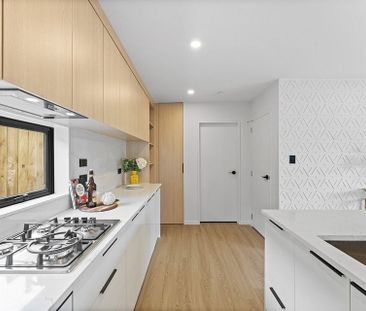 Brand new townhouse, stones throw from Sylvia Park - Photo 2