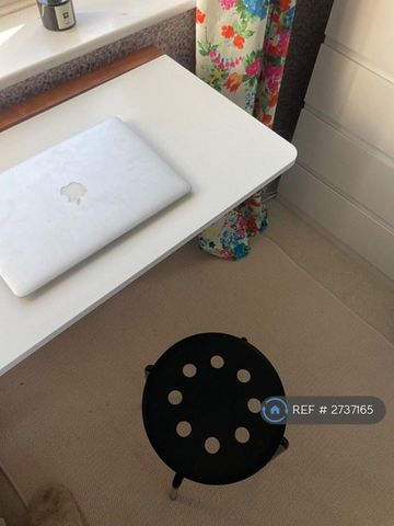 1 bedroom in a house share to rent - Photo 4