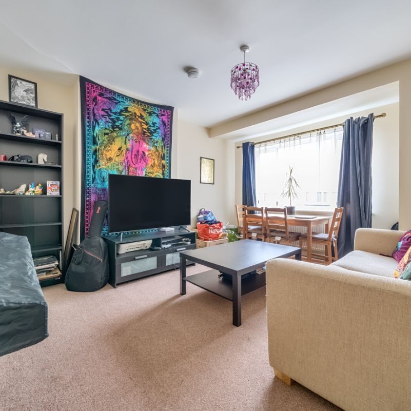 Long Drive, Greenford, UB6 - Photo 1