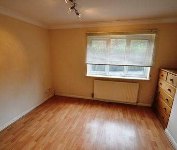 1 bedroom Maisonette - Great North Road - Photo 2