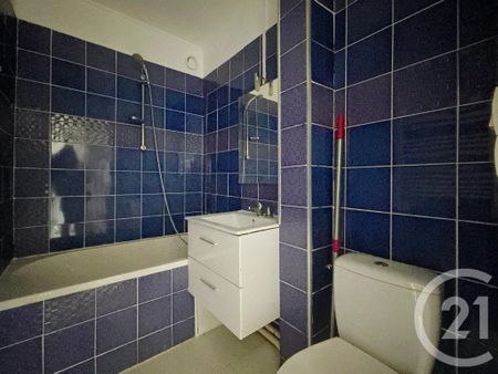 Location Appartement 1 pièce 26m² ST JULIEN LES VILLAS 10800 - Photo 4