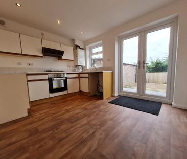 2 bedroom semi-detached house to rent - Photo 6