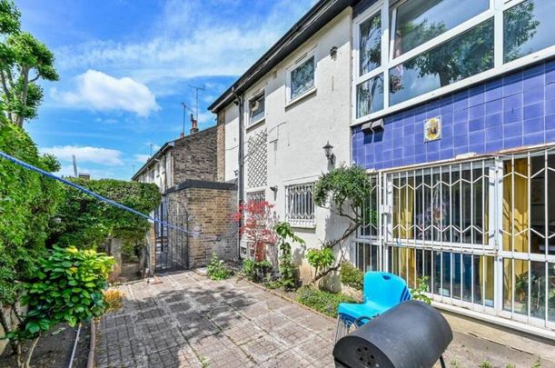 2 bedroom terraced house to rent - Photo 1